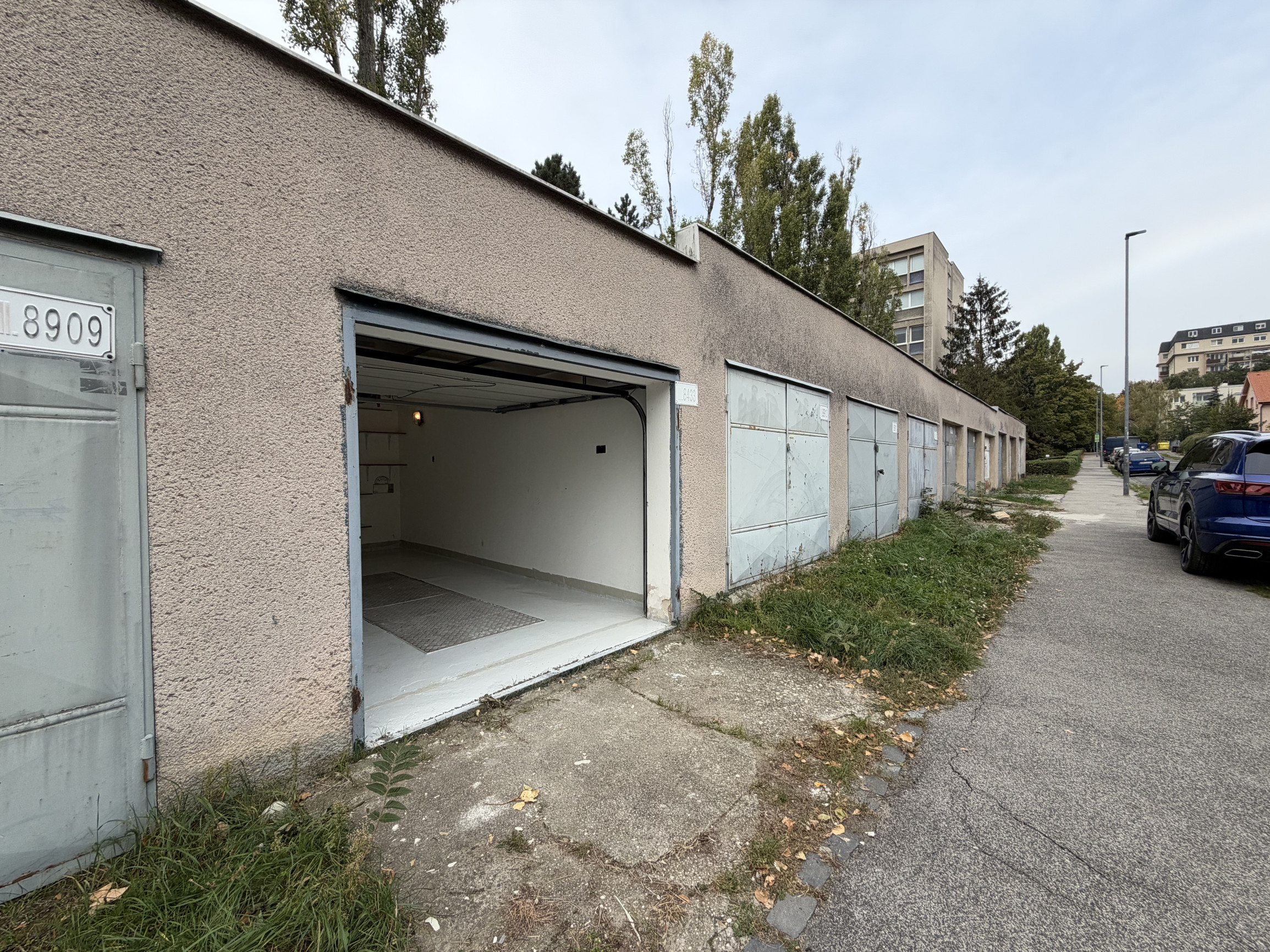 Garáž na predaj - 20m2, BA - Rača - Krasňany - Hlinícka ulica