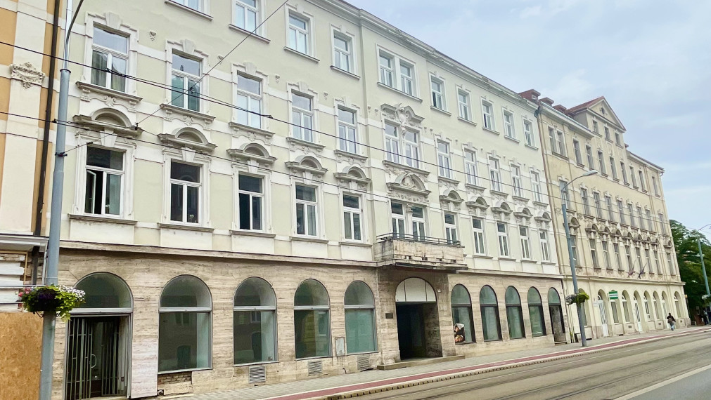 Na prenájom krásny priestor v úplnom centre BA na Štúrovej ul.