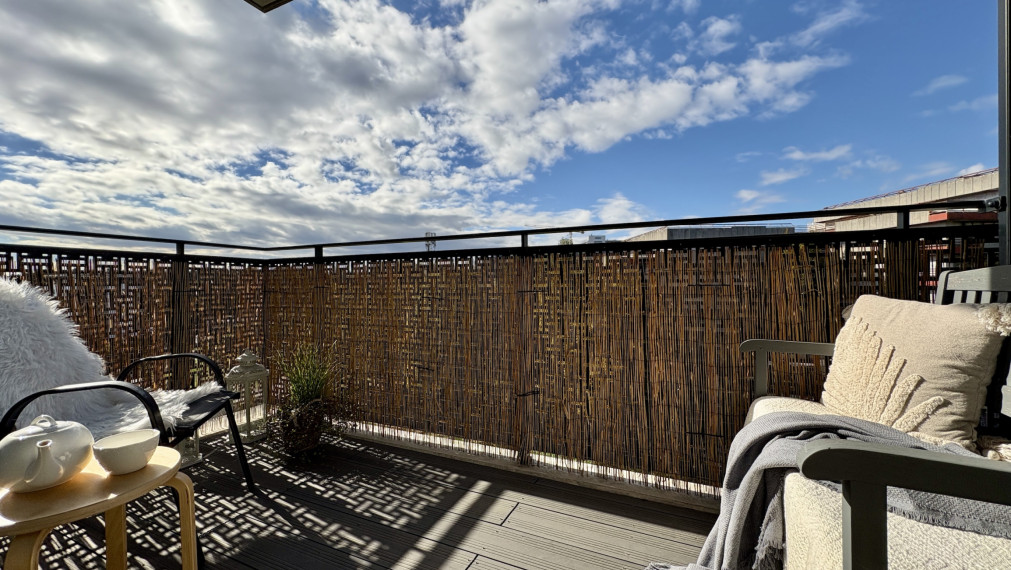 **PREDANÝ** Slnečný, kompletne zariadený 3-izbový byt s balkónom v Cubicon Gardens