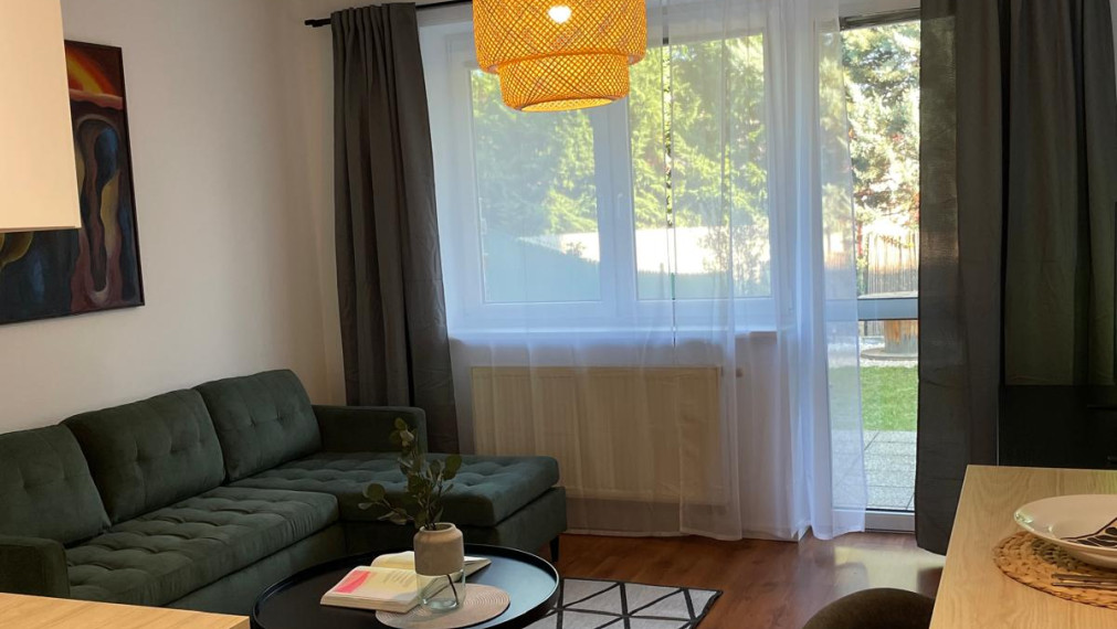 PRENAJATÉ - 1,5 izbový byt so záhradou a garážou vo Vajnoroch