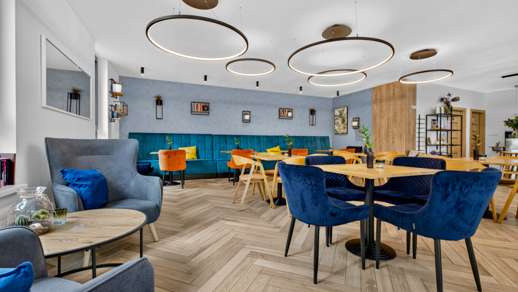 KOMPLETNE ZARIADENÝ OBCHODNÝ A GASTRO PRIESTOR S PARKOVANÍM – AHOJ PARK, SLIAČSKA UL., BA