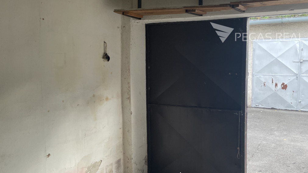 Na predaj garáž na Papraďovej ul. v BA - Ružinove