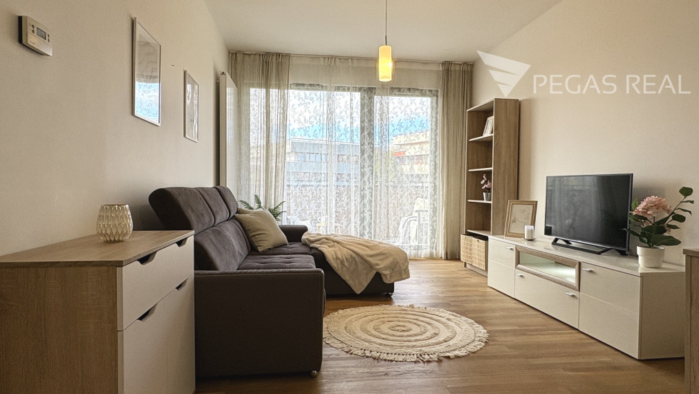 **PREDANÝ** Slnečný, kompletne zariadený 3-izbový byt s balkónom v Cubicon Gardens