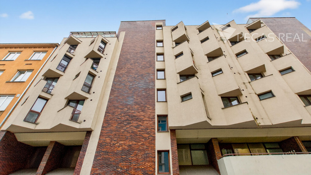 PREDANÉ: Veľký 2-izbový byt na Grosslingovej v centre mesta