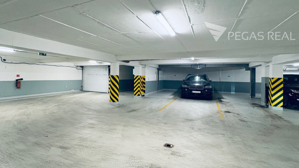 **PREDANÝ** Prémiový veľkometrážny kompletne zariadený 3i byt s balkónom v Ružinove