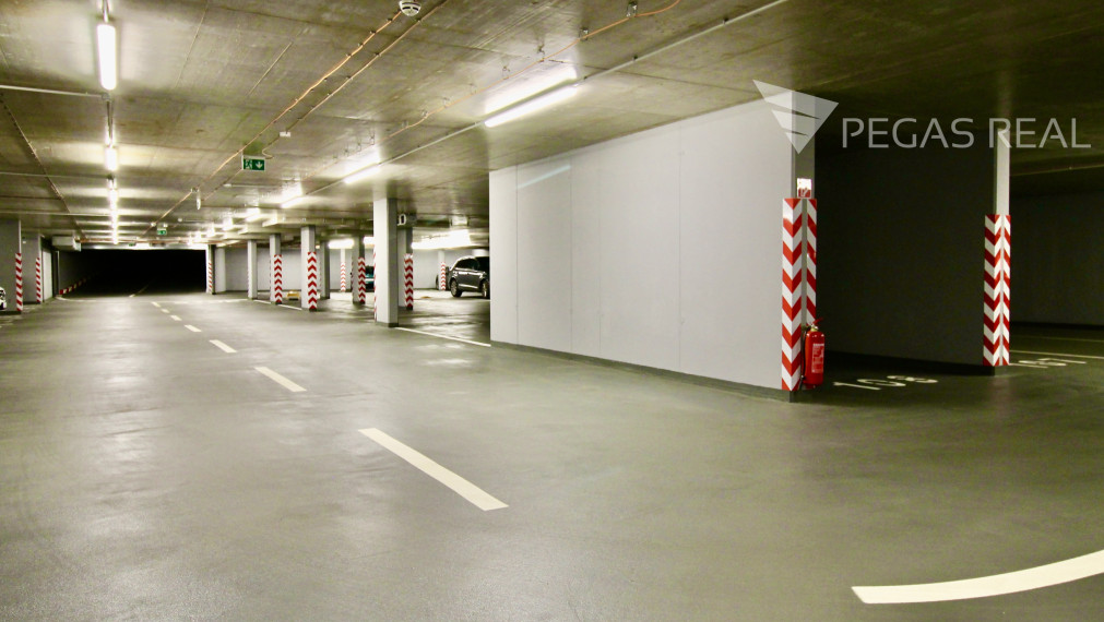 PREDANÉ- Parkovacie miesto v centre Starého mesta, Bratislava