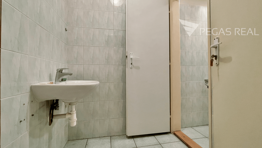 Garážové státie v Ružinove: praktické parkovanie aj výhodná investícia