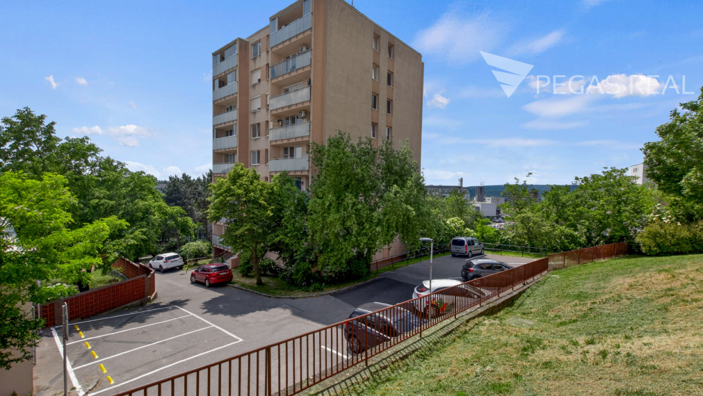 REZERVOVANÉ - 3-izbový byt s veľkou lodžiou v tichej slepej ulici – Višňová ulica, Kramáre