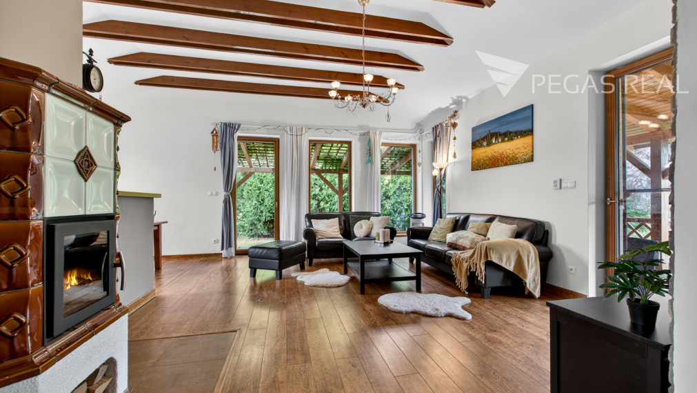 Rodinný bungalov s veľkým pozemkom 1 893 m², terasou a súkromím – Trstená na Ostrove