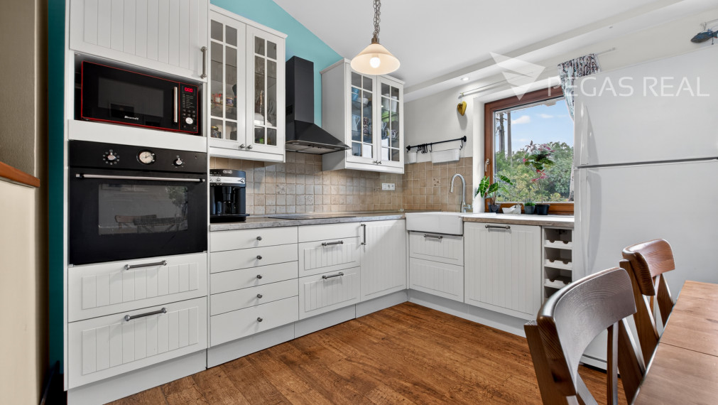 Rodinný bungalov s veľkým pozemkom 1 893 m², terasou a súkromím – Trstená na Ostrove