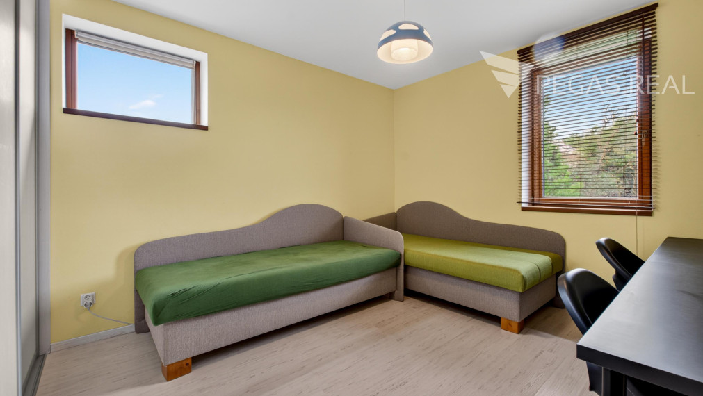Rodinný bungalov s veľkým pozemkom 1 893 m², terasou a súkromím – Trstená na Ostrove