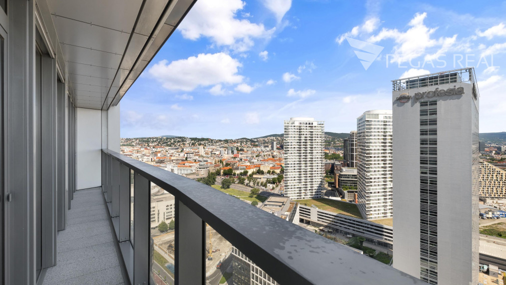 3-IZBOVÝ BYT V EUROVEA TOWER S PANORAMATICKÝM VÝHĽADOM NA DUNAJ + 2x PARKING