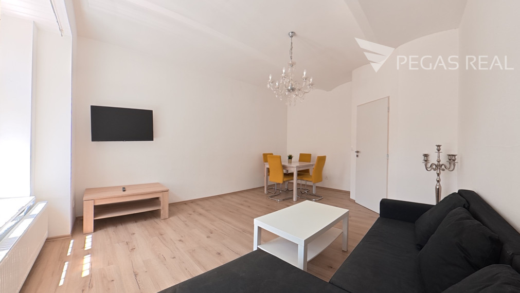 Priestranný 2-izbový byt s výmerou 70 m² v centre Bratislavy – Palisády