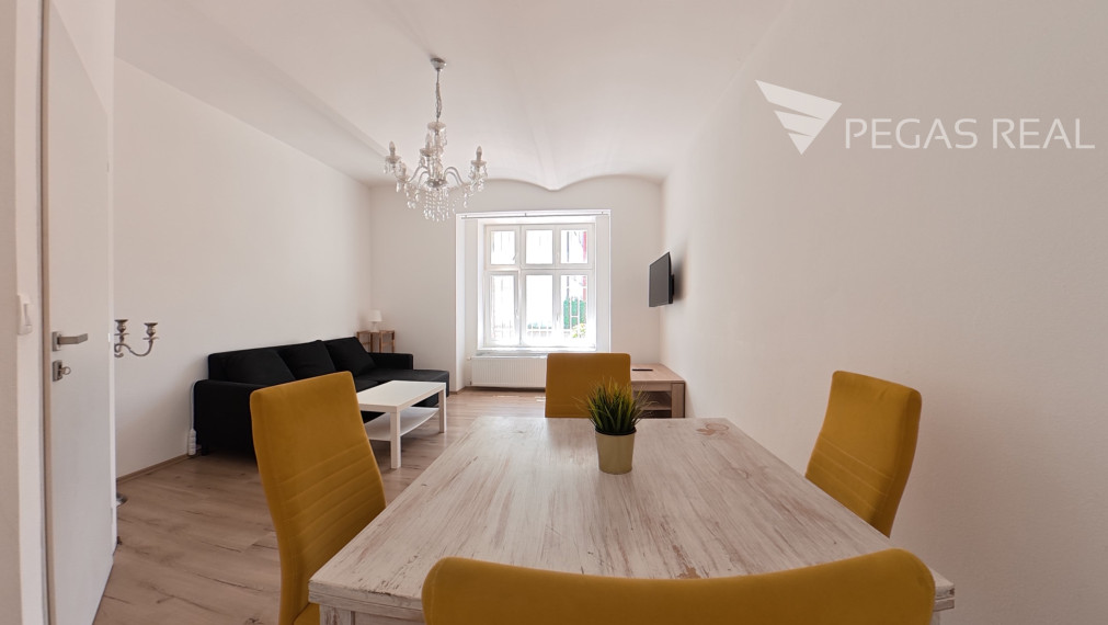 Priestranný 2-izbový byt s výmerou 70 m² v centre Bratislavy – Palisády
