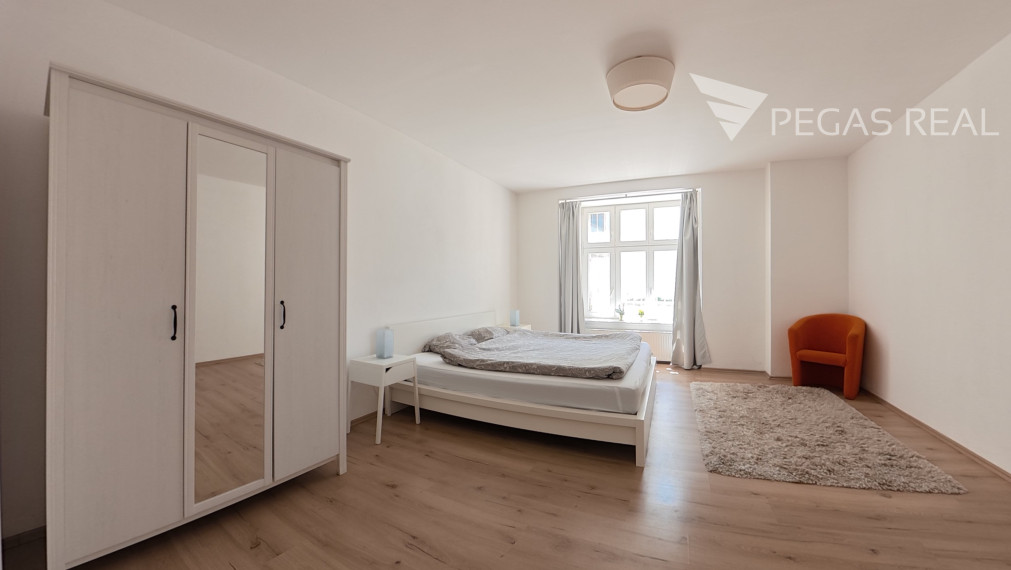 Priestranný 2-izbový byt s výmerou 70 m² v centre Bratislavy – Palisády