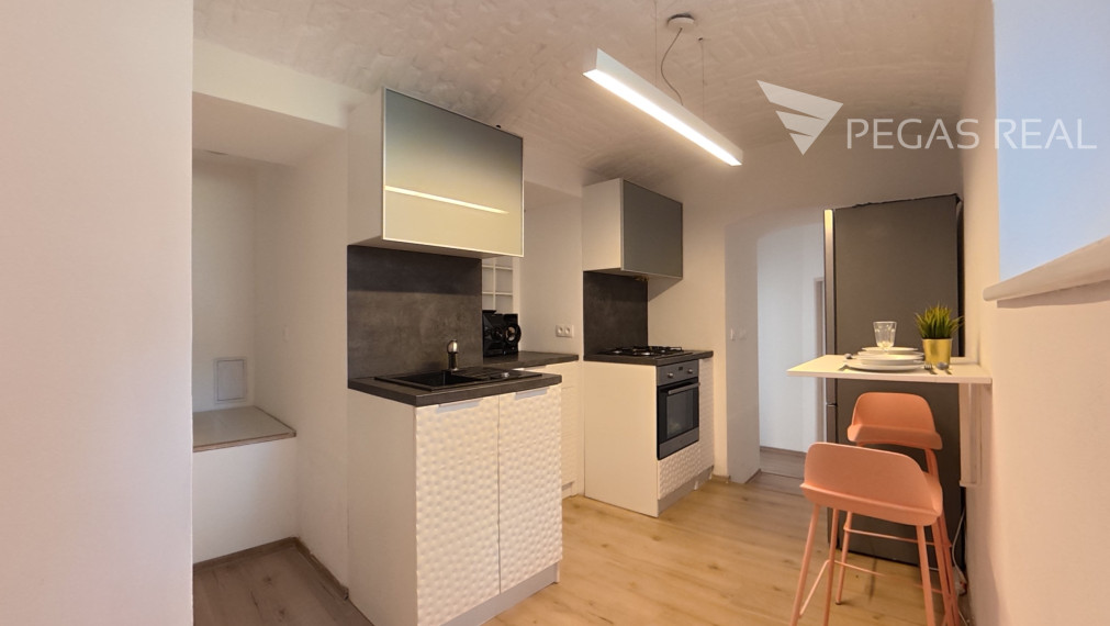 Priestranný 2-izbový byt s výmerou 70 m² v centre Bratislavy – Palisády