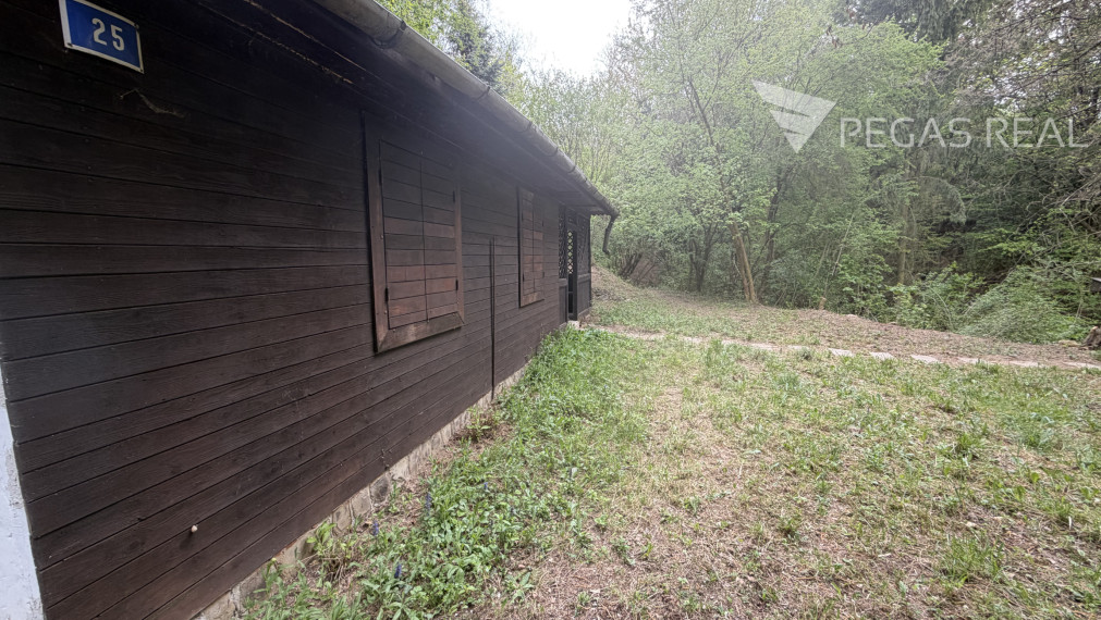 Chata na samote. Pozemok 5402m2, Ratnovce, pri Piešťanoch.
