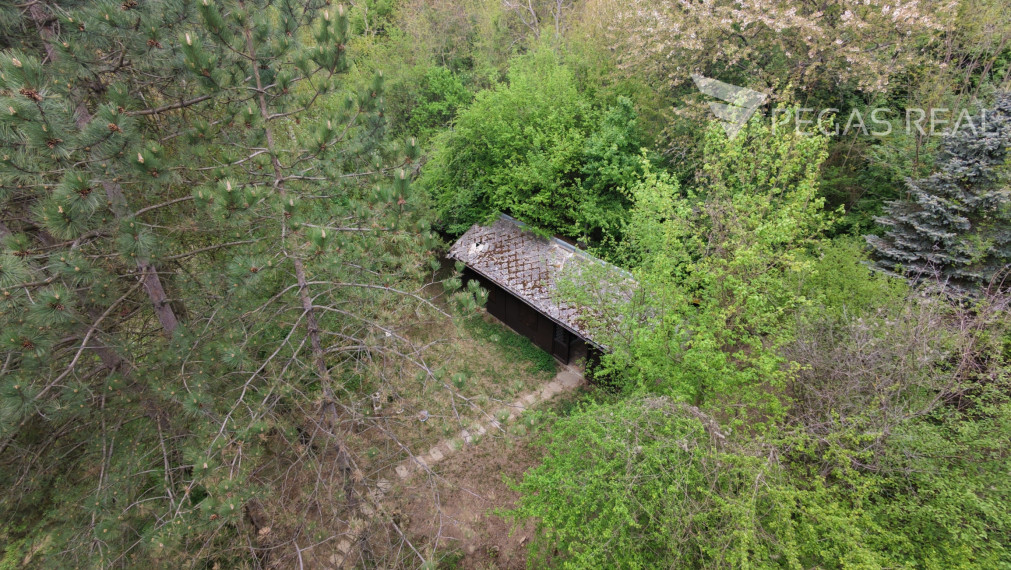 Chata na samote. Pozemok 5402m2, Ratnovce, pri Piešťanoch.