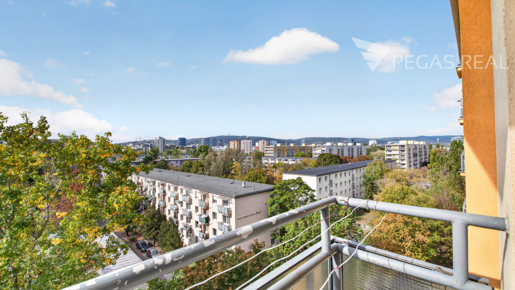 3-IZBOVÝ BYT S LOGGIOU NA ŠTRKOVCI | SOLIVARSKÁ ULICA | 61,5 m²