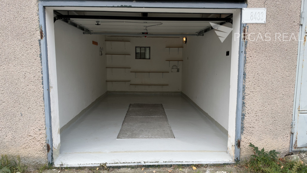 Garáž na predaj - 20m2, BA - Rača - Krasňany - Hlinícka ulica