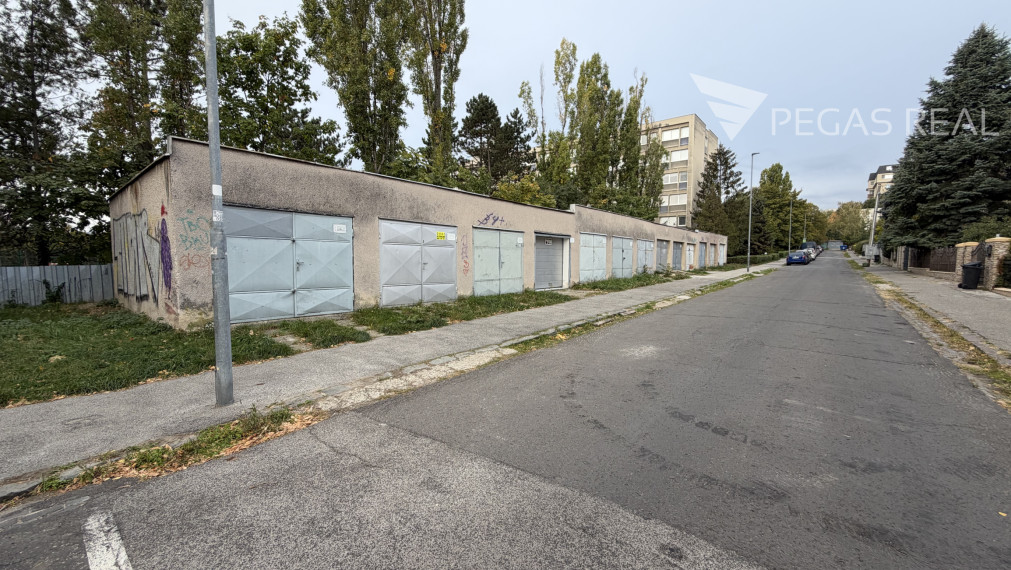 Garáž na predaj - 20m2, BA - Rača - Krasňany - Hlinícka ulica