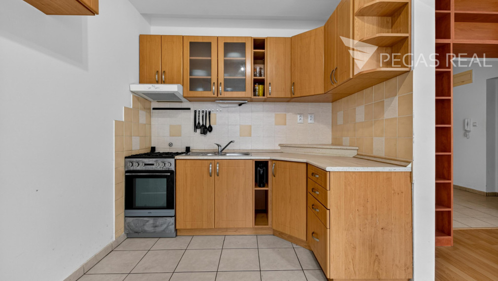 Svetlý 2-izbový byt s balkónom a klimatizáciou na Píniovej ulici