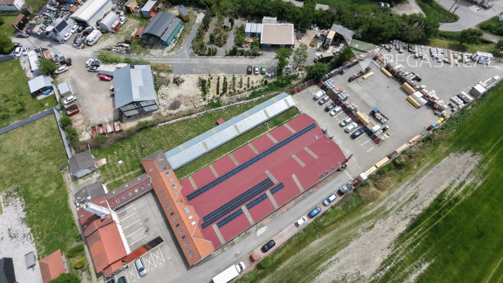 Moderná skladovo-výrobná hala kanceláriou a vlastným parkovaním – Záhorská Bystrica