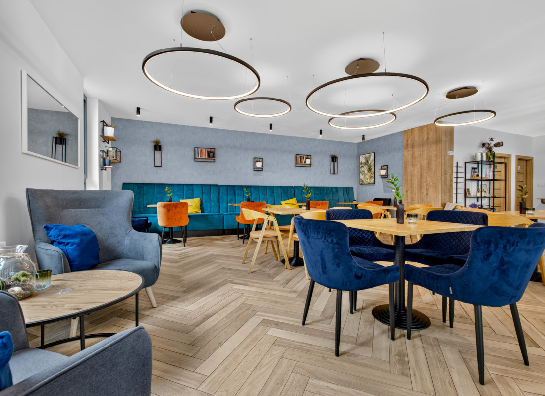 KOMPLETNE ZARIADENÝ OBCHODNÝ A GASTRO PRIESTOR S PARKOVANÍM – AHOJ PARK, SLIAČSKA UL., BA