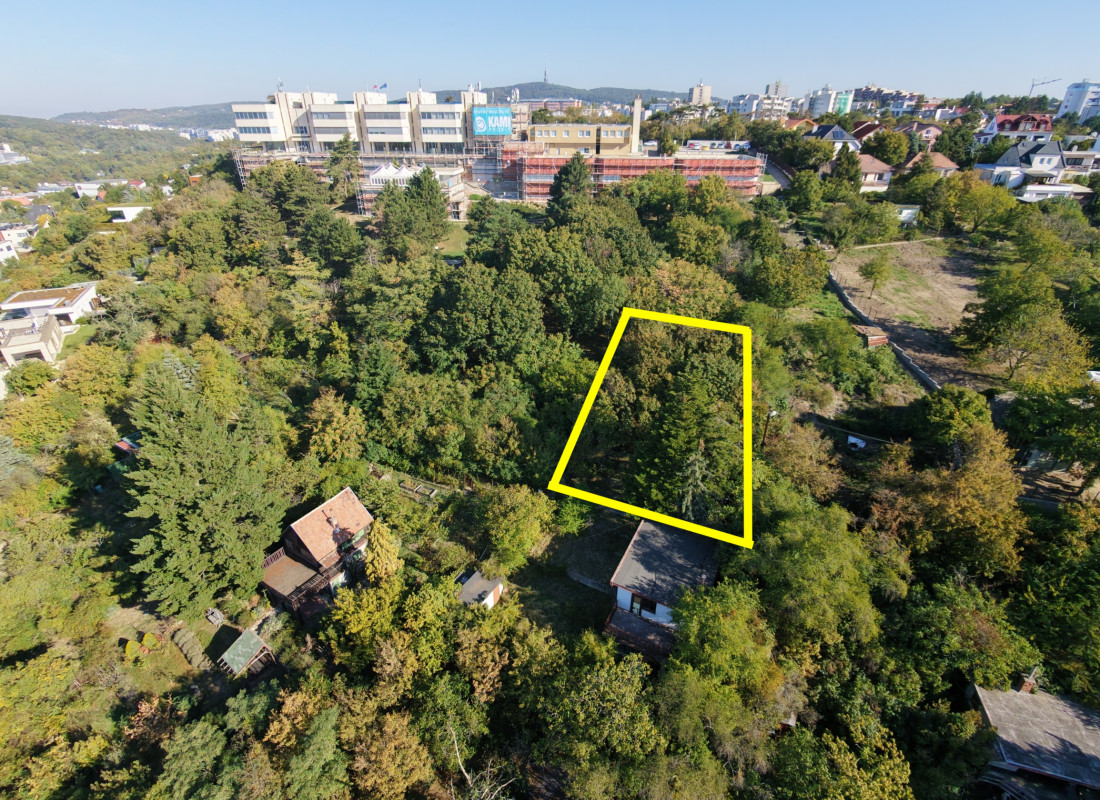 Pozemok s výhľadom na Hradnom kopci. Bôrik, Bratislava