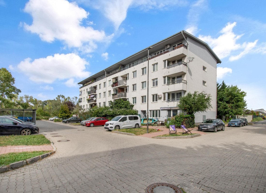 Svetlý 2-izbový byt s balkónom a klimatizáciou na Píniovej ulici