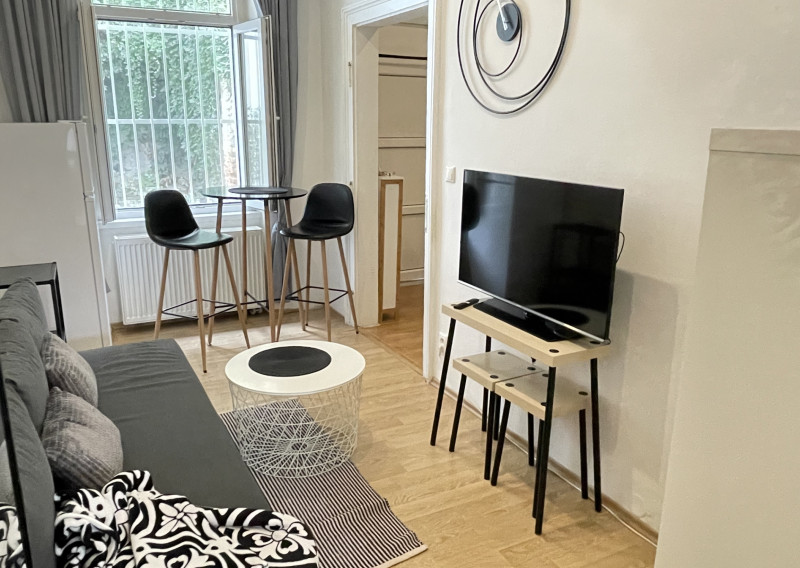 PRENAJATÉ | 1,5-izbový byt v centre Bratislavy | Ferienčíkova ulica