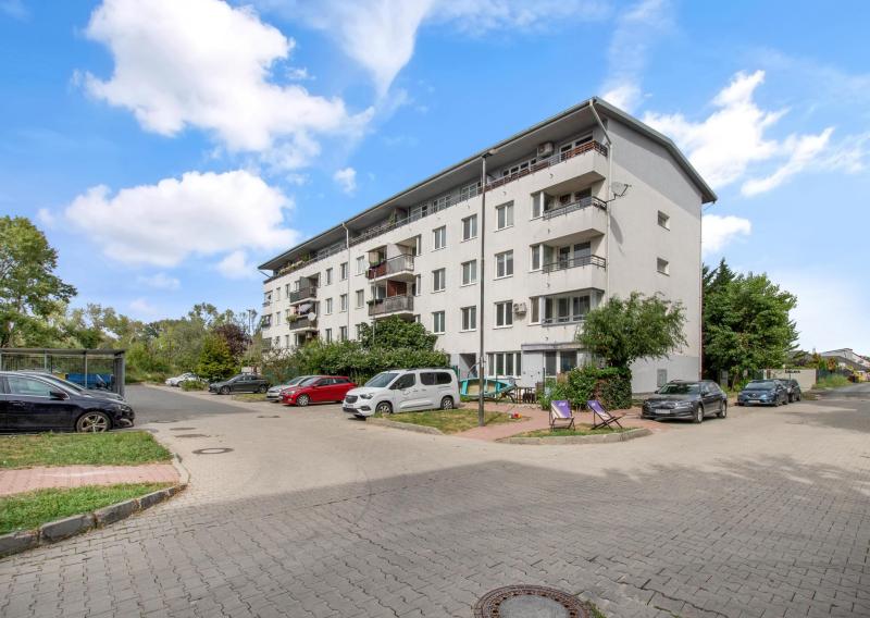 Svetlý 2-izbový byt s balkónom a klimatizáciou na Píniovej ulici